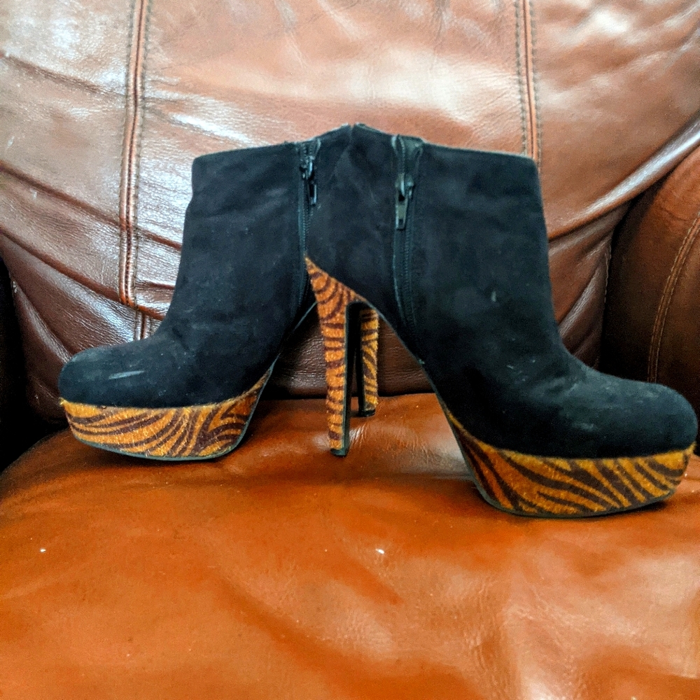 Platform Animal print bootie